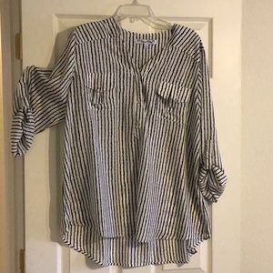 Vine & Valle Black & white striped V-neck tunic 2x
